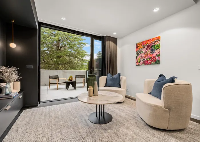 Braddon Studio With Parking & Bbq